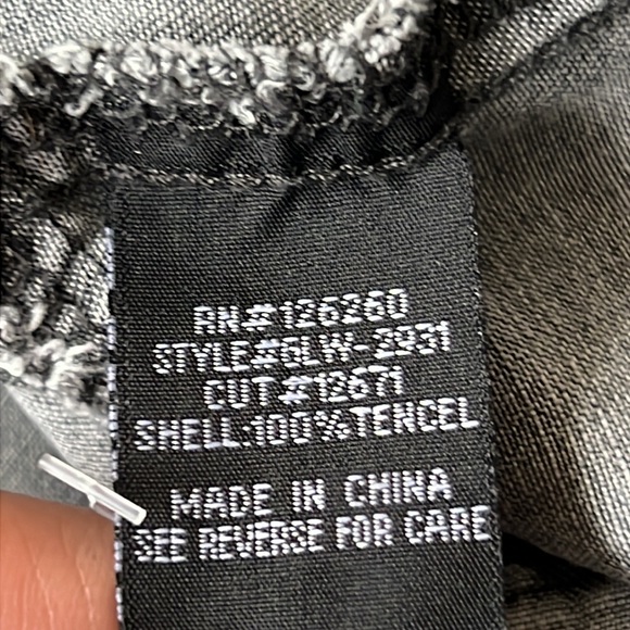 Velvet Heart Gray Convertible Sleeve Long Sleeve Hi Low Blouse - Picture 8 of 9